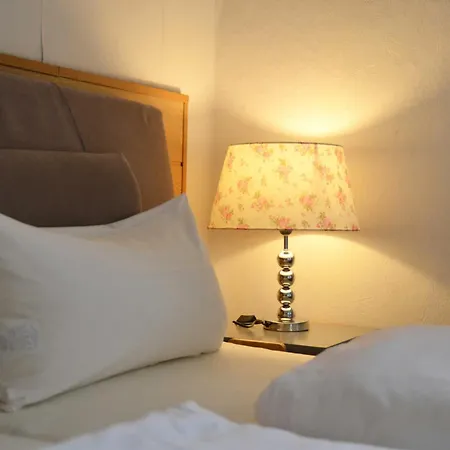 Πανσιόν Zur Neisse